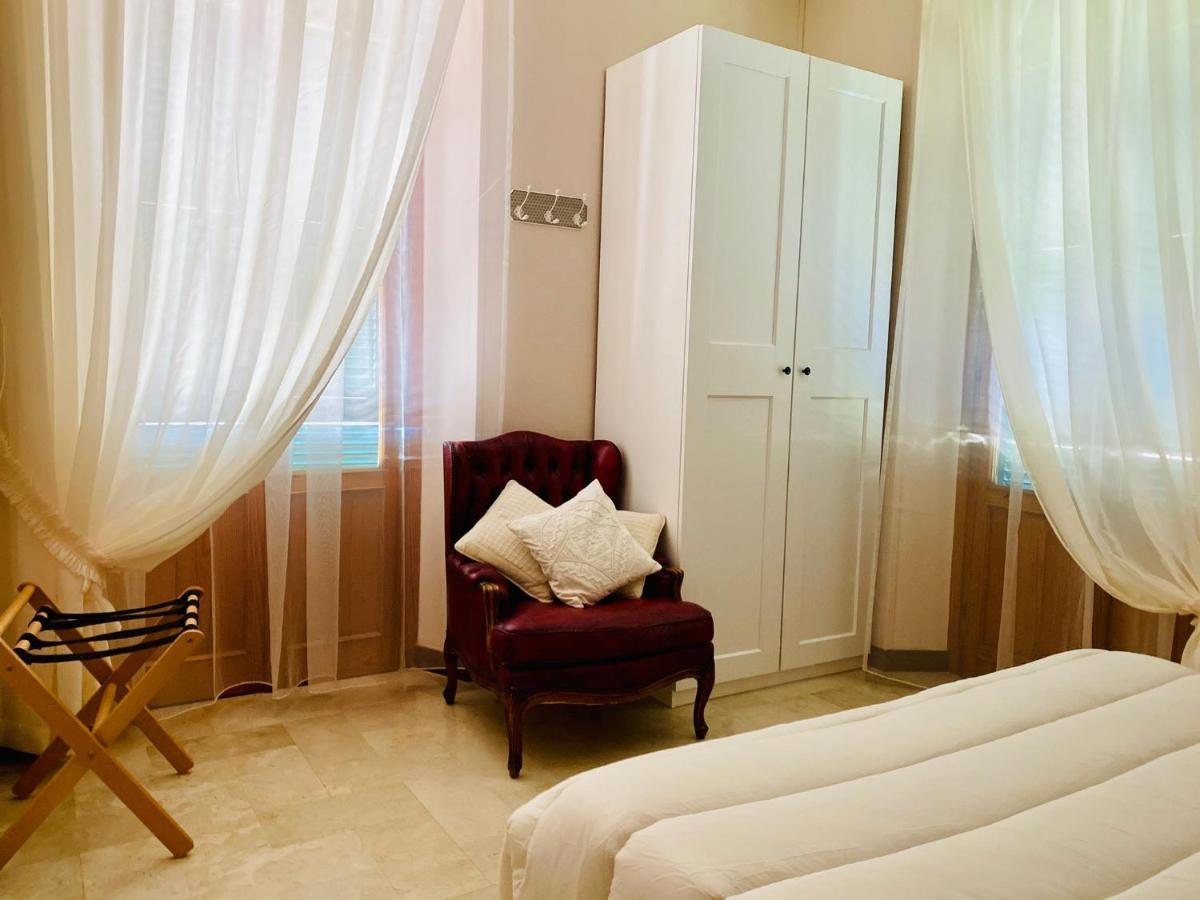 Ca Leon Hotel ลาสเปเซีย ภายนอก รูปภาพ